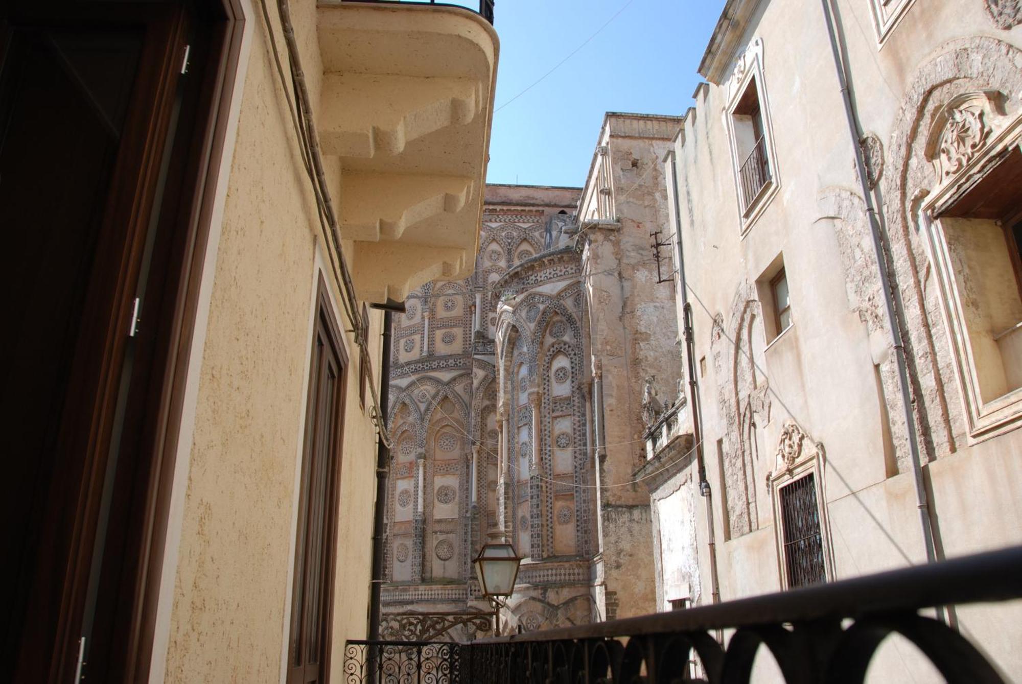 Locanda Re Ruggero Monreale Bagian luar foto